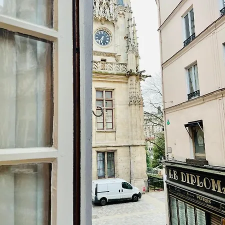 Cosy En Plein Coeur Historique Апартаменты *